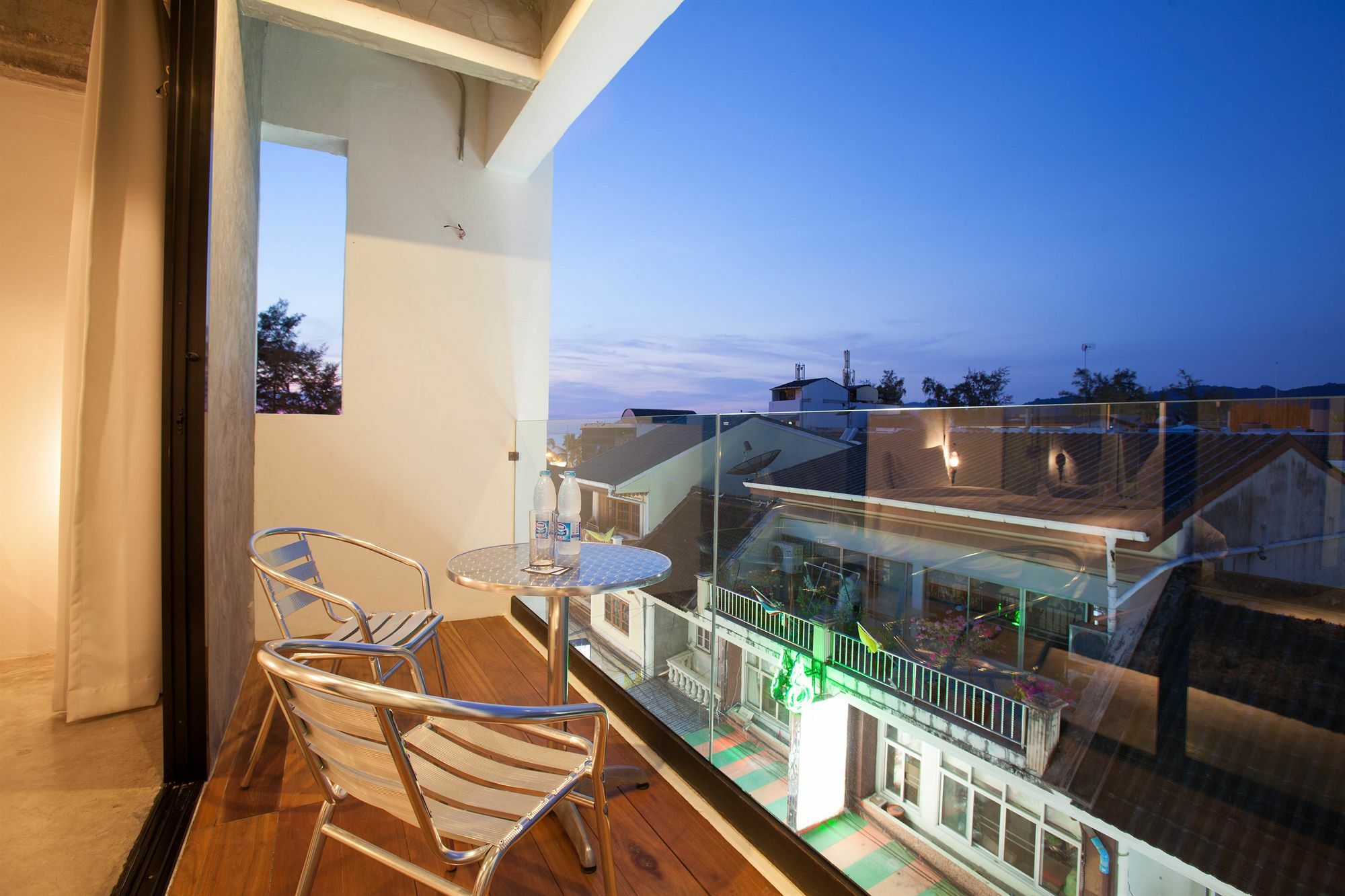 Ella Bed Bed and Breakfast Patong Buitenkant foto